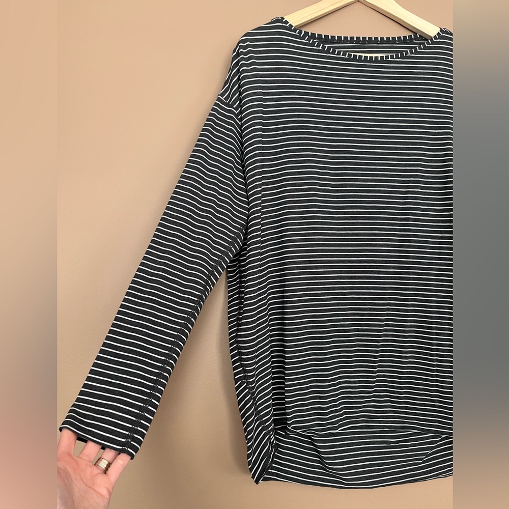 {Lululemon} Back In Action Long Sleeve in Modern Stripe Heathered Black - 8 - Picture 4 of 8